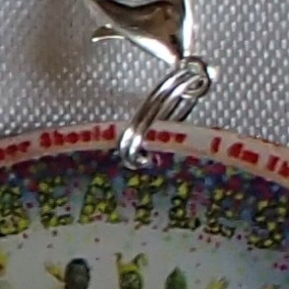 Beatles Ringo Starr Magical Mystery Tour 2-Sided Guitar Picks Zip-Pull Earrings - Picture 12 of 12